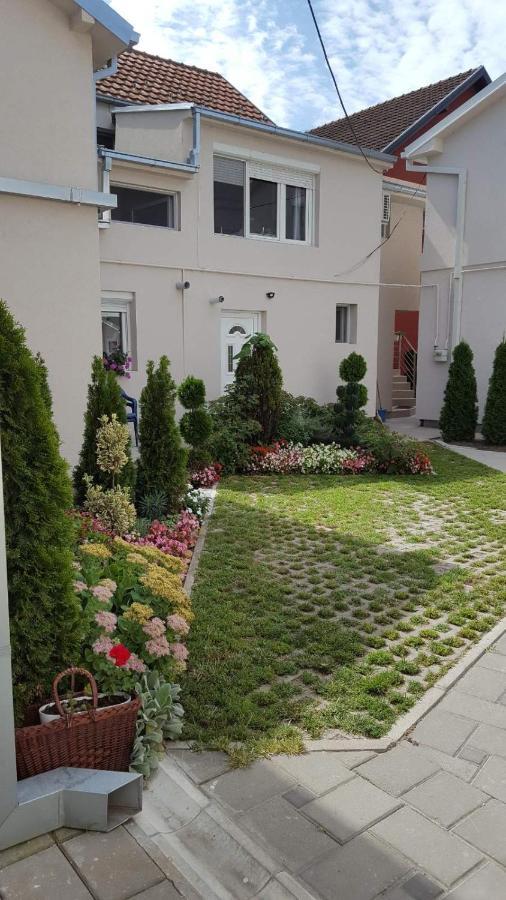 Lovely Private Flats Free Parking Novi Sad Exterior photo
