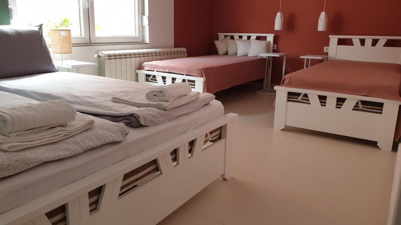 Lovely Private Flats Free Parking Novi Sad Exterior photo